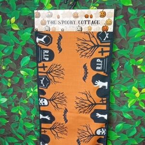👻 Halloween Graveyard Orange Table Runner